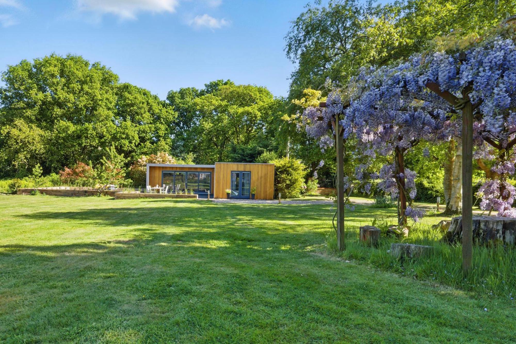 Independent Rural Detached Annexe With Free Private Parking Apartment Canterbury Bagian luar foto
